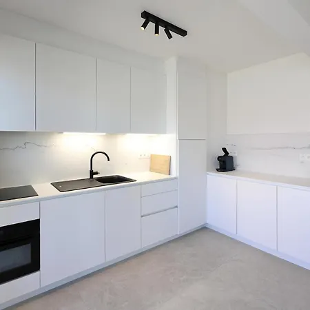 Apartment 2 Bedroom Lovely In *